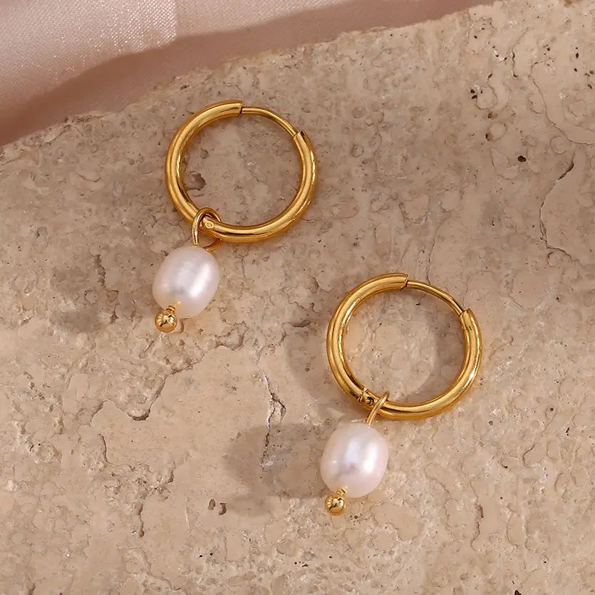 Ebbelle minimalista aço inoxidável pequenos brincos de argola de água doce pérola encantos meninas senhoras na moda jóias 2024 brincos de pérola