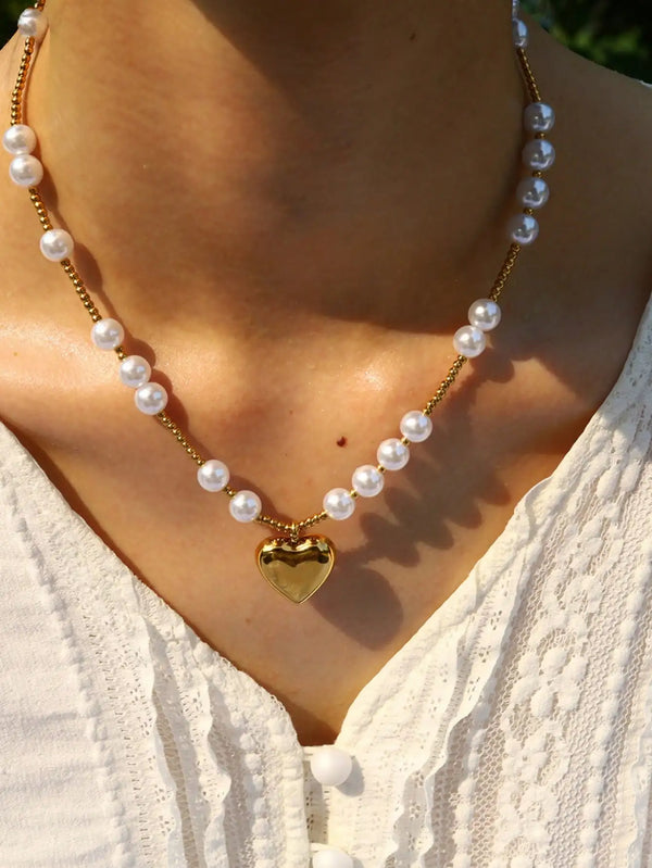 1 pc artesanal frisado colar de pérolas falsas, elegante titânio banhado a ouro coração pingente clavícula corrente colar para mulher
