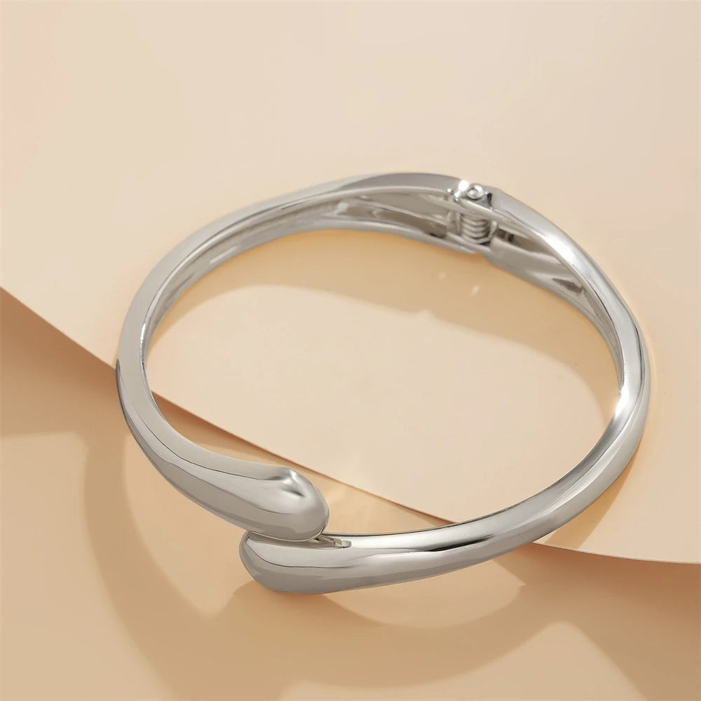 Anel de pulseira de metal largo para mulheres, cor dourada e prateada, gota d'água robusta, punho aberto, grosso, irregular, torcido, joias