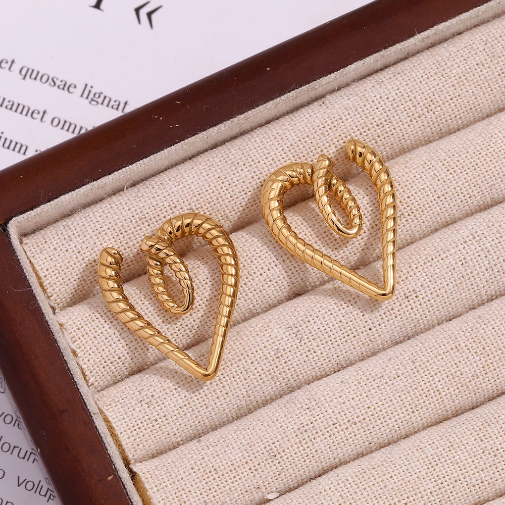 E.B. Brincos Coração Belle-Shaped, Acessórios Banhados a Ouro 18K, Jóias em Aço Inoxidável 316L, Padrão Envolvido