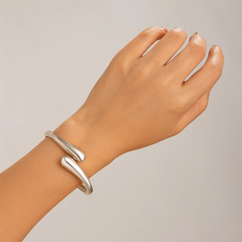 Anel de pulseira de metal largo para mulheres, cor dourada e prateada, gota d'água robusta, punho aberto, grosso, irregular, torcido, joias